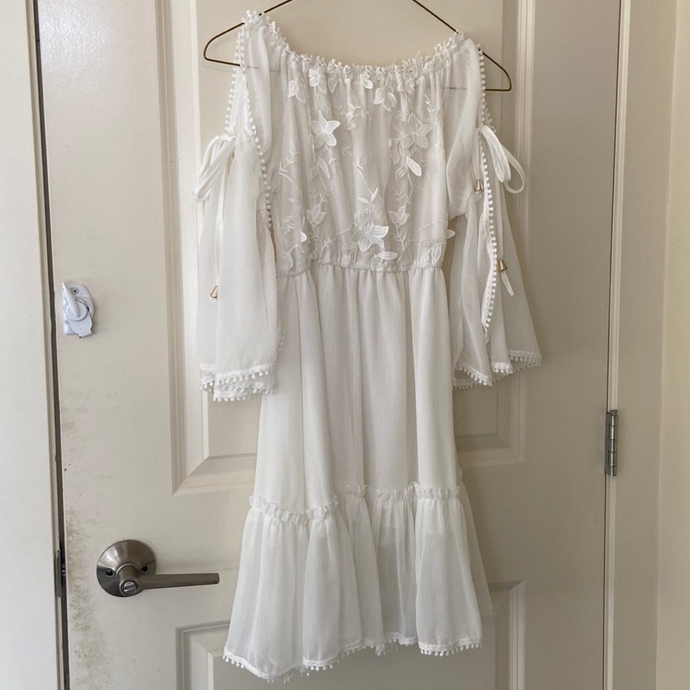 White lace off-shoulders dress with bow ties sleeves